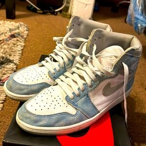 Air Jordan One Retro High OG Hyper Royal